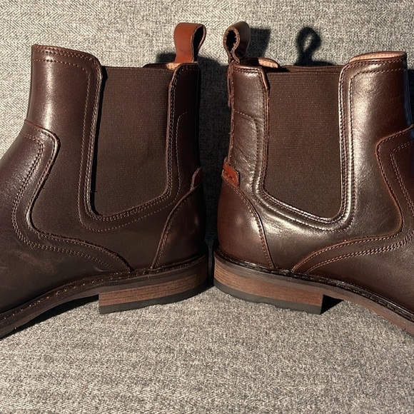 RODD & GUNN Dargaville Chelsea Boots. NEW main image 6